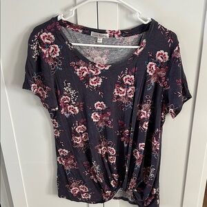 Nine Britton stitch fix Women’s size medium  Floral Short Sleeve Top